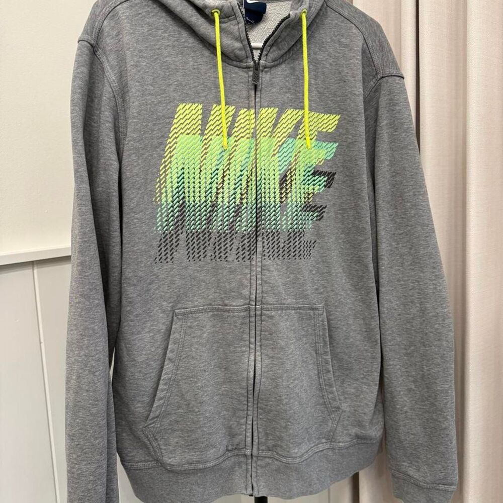 Nike Men's Grey Hoodie